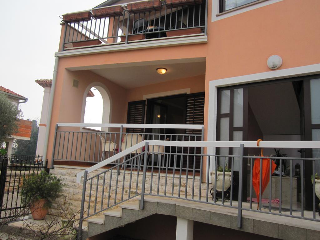 Apartments Mediteraneo Tar-Vabriga Exterior photo