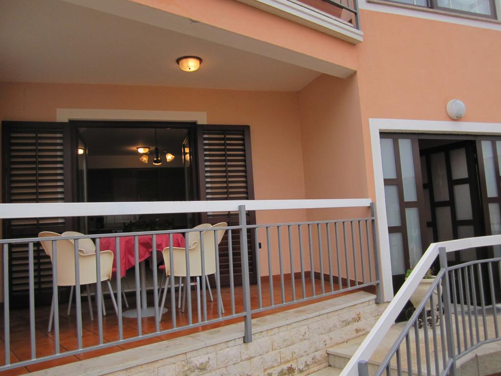 Apartments Mediteraneo Tar-Vabriga Exterior photo