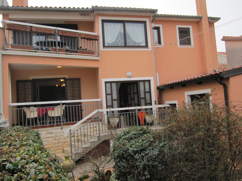Apartments Mediteraneo Tar-Vabriga Exterior photo